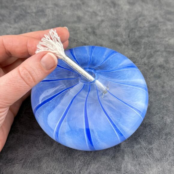 Vintage Intaglio Anton Art Glass Round Oil Lamp Blue Swirl Hand-blown Wick 4.5" - Picture 7 of 9